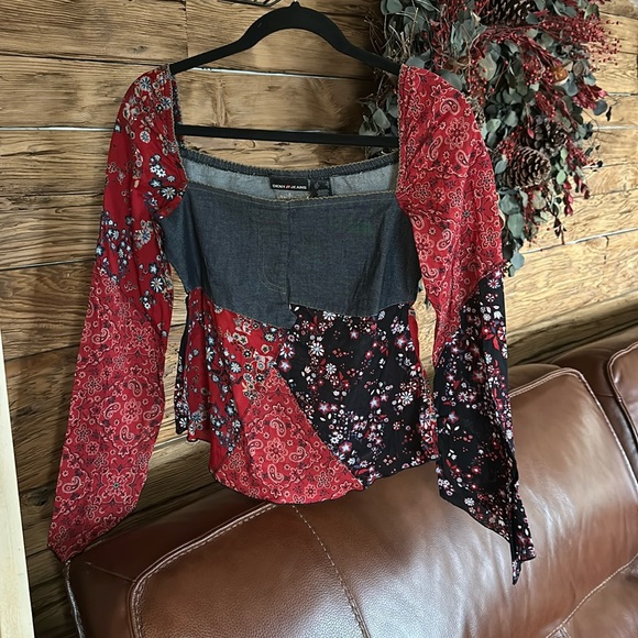 Dkny Tops - DKNY Jeans Super Cute Top Size Small